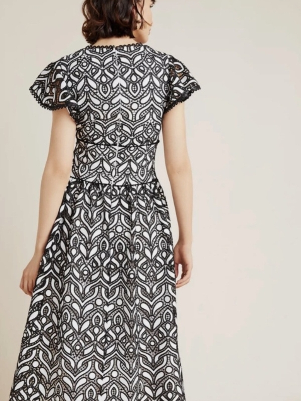 Monique Lhuillier Black and White Lace-Effect V-Neck Maxi Dress - Picture 2 of 7